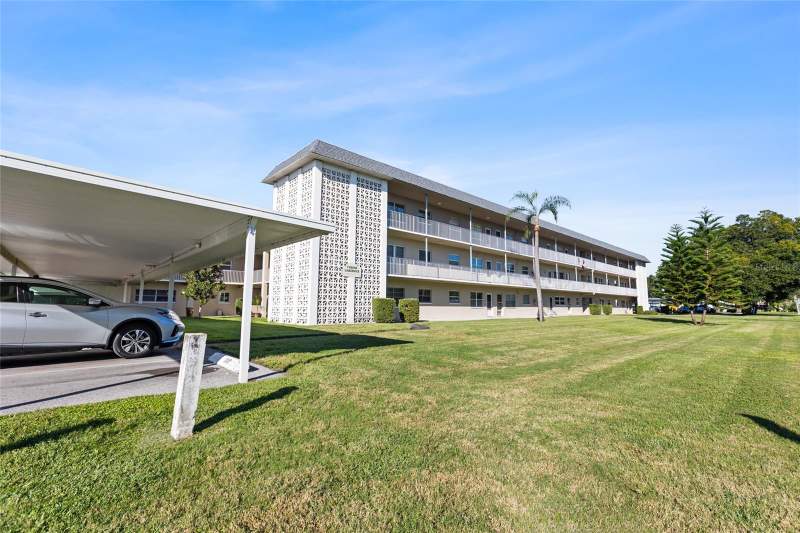 2 bedroom Condominium at 5725 12th Avenue #301D, Tyrone Garden Apts Condo, St Petersburg — photo 2