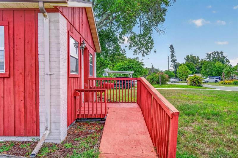 3 bedroom Single Family Residence at 2600 25th Avenue, Colfax City, St Petersburg — photo 2