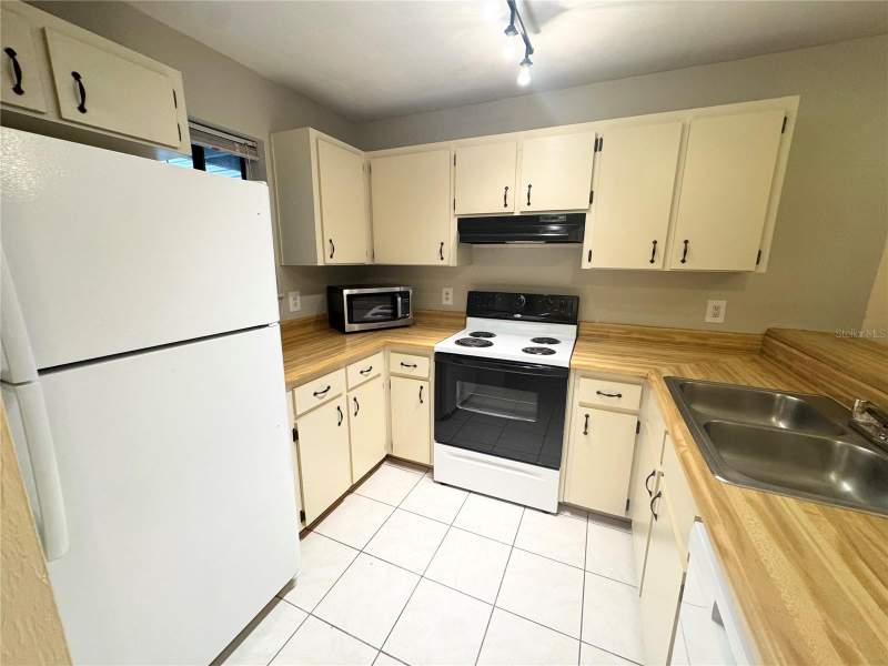 2 bedroom Condominium at 109 SE 16th Avenue #Q101, Treehouse Village, Gainesville — photo 3