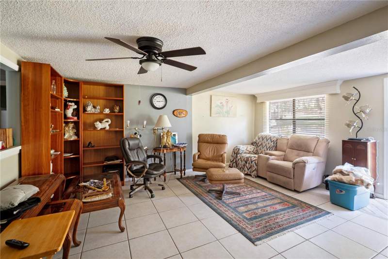 4 bedroom Single Family Residence at 270 W McClendon Street, Lady Lake Stevens Add, Lady Lake — photo 5
