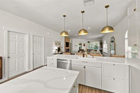 624 Kingsmill Court, Oldsmar FL - photo 16 of 47