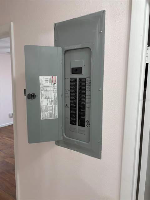 6418 W Paris Street, Tampa FL - photo 10 of 36