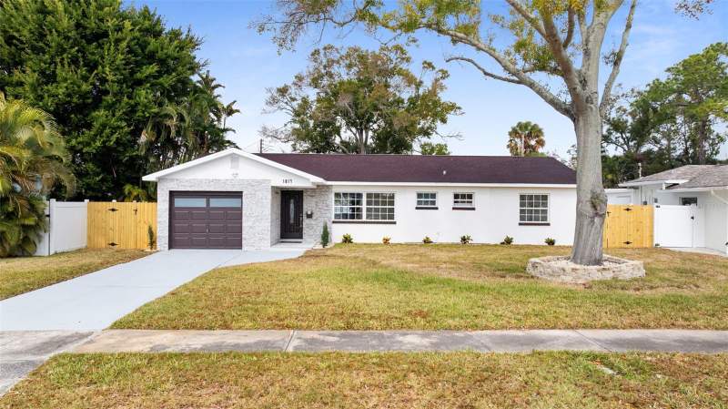 3 bedroom Single Family Residence at 1817 OREGON AVENUE, SHORE ACRES EDGEWATER SEC BLKS 7 8 9 10 11 12 & 16, ST PETERSBURG — photo 3