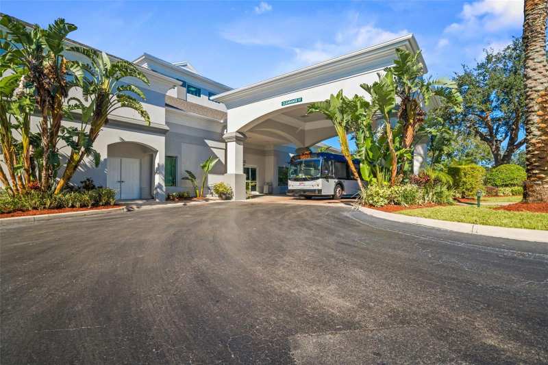 1 bedroom Condo - Hotel at 8303 Palm Parkway #404, 8303 Residence, Orlando — photo 1