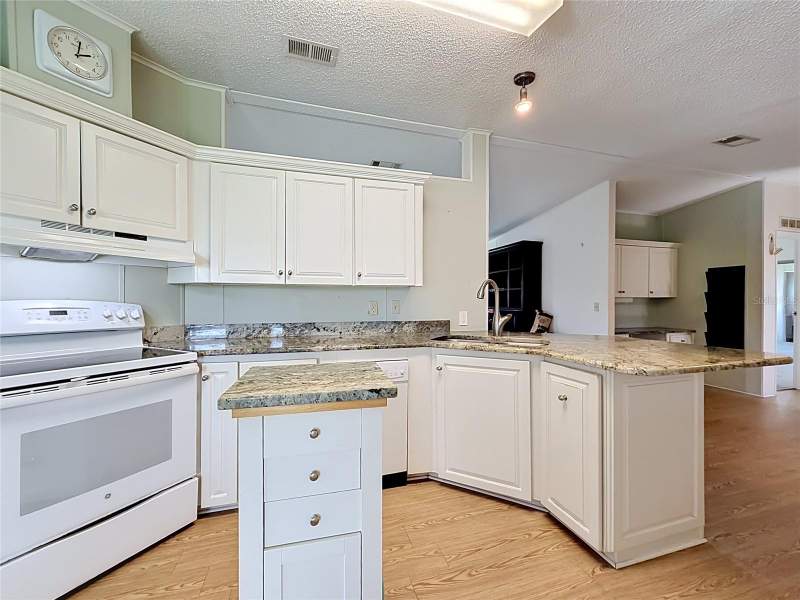 2 bedroom Manufactured Home at 1666 ELKHART CIRCLE, TAVARES LAKE FRANCES ESTATES, TAVARES — photo 5