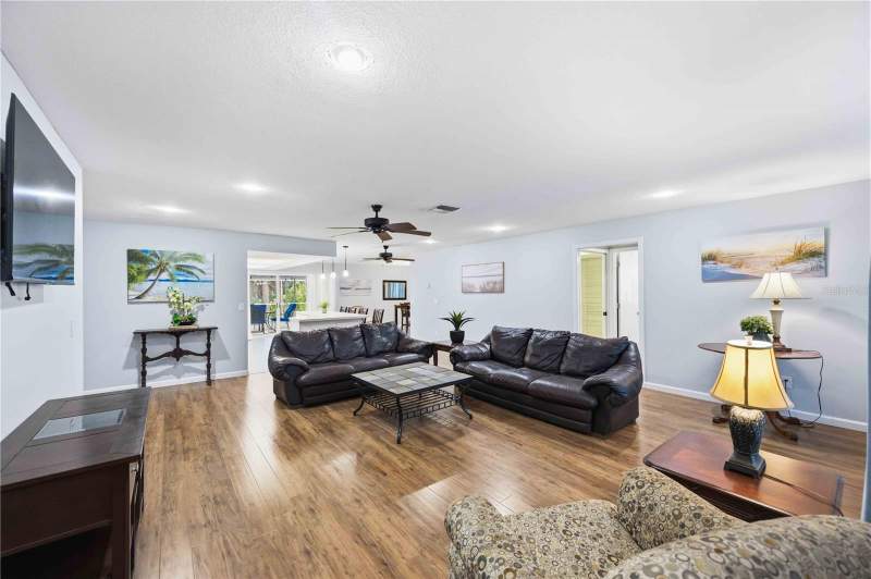 3 bedroom Single Family Residence at 2091 Cannolot Boulevard, Port Charlotte Sec 021, Port Charlotte — photo 4