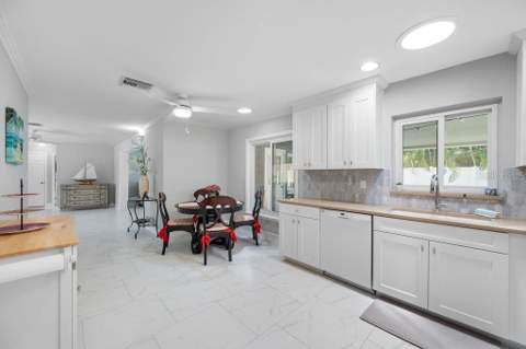 328 Bayview Drive, St Petersburg FL - photo 13 of 46