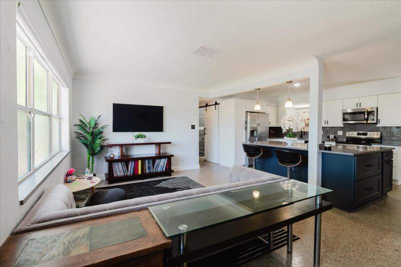3 bedroom Single Family Residence at 3597 27th Avenue, Perrys Skyview 1st Add, St Petersburg — photo 4