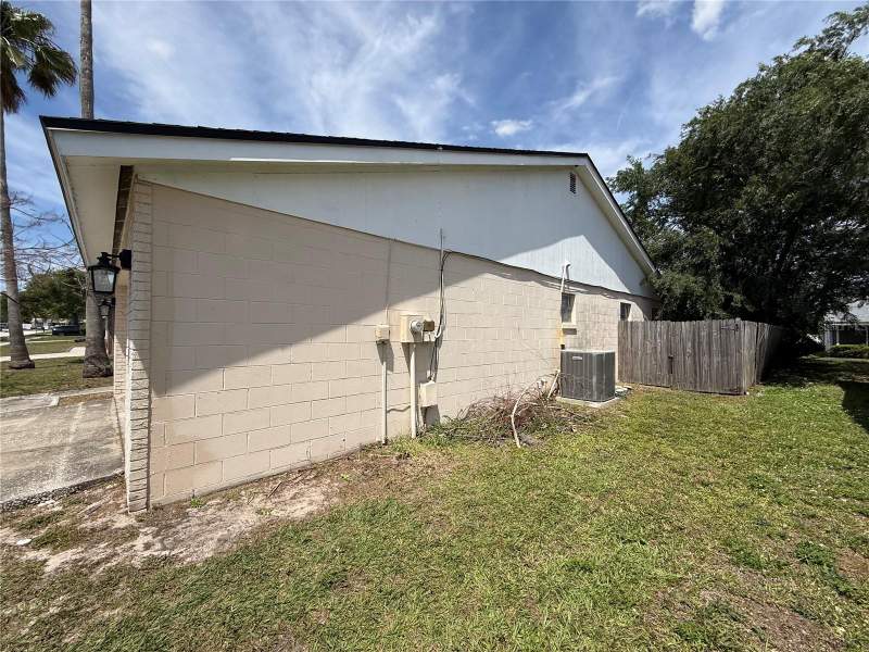 3 bedroom Single Family Residence at 712 Hazy Meadow Court, Lakeview Village Sec C Uni, Brandon — photo 2