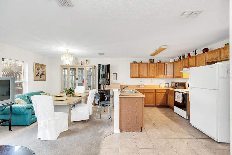 4 bedroom Half Duplex at 1209 W 6th Street, Seminole Park, Sanford — photo 5