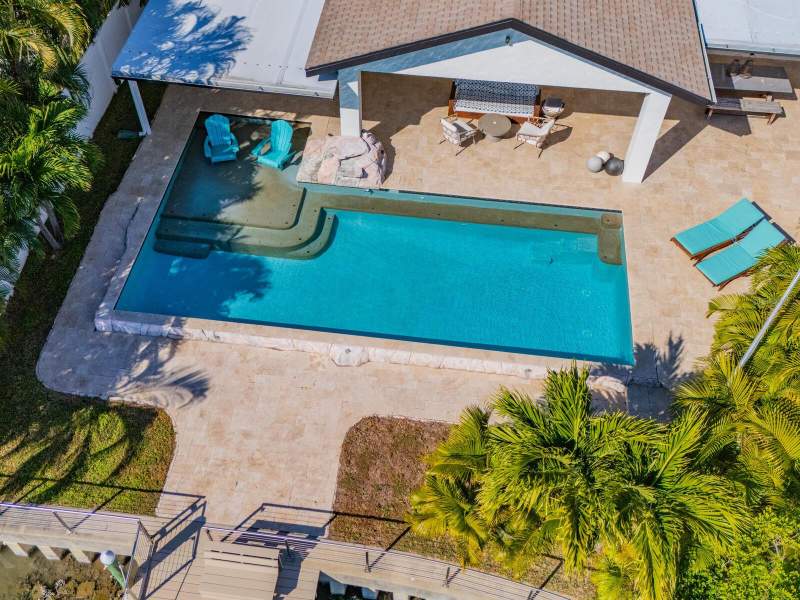 4 bedroom Single Family Residence at 1028 79th Street, South Cswy Isle Yacht Club 2nd Add, St Petersburg — photo 3