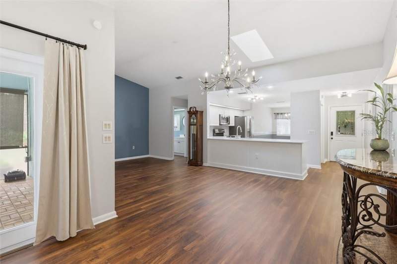 2 bedroom Single Family Residence at 2180 W Learwood Place, Beverly Hills, Beverly Hills — photo 4
