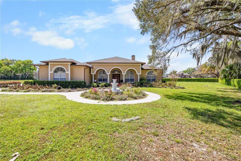 Tuskawilla Trail SubdHomes for Sale in Winter Springs, FL