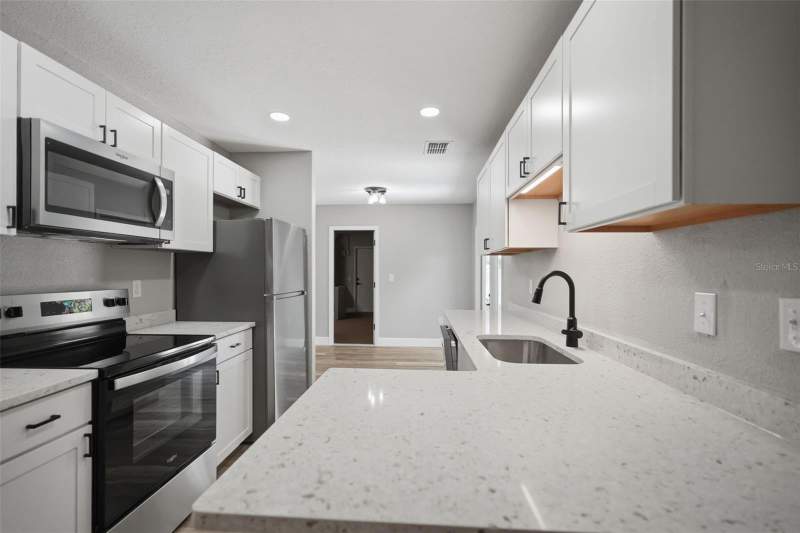 3 bedroom Single Family Residence at 7407 Dundee Way, Heather The, Weeki Wachee — photo 2