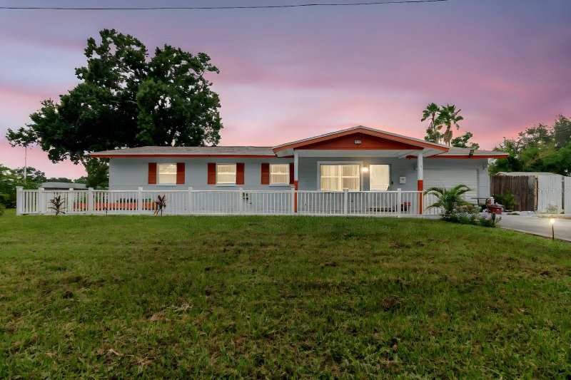 4 bedroom Single Family Residence at 7200 8th Street, Chatham Park, St Petersburg — photo 1