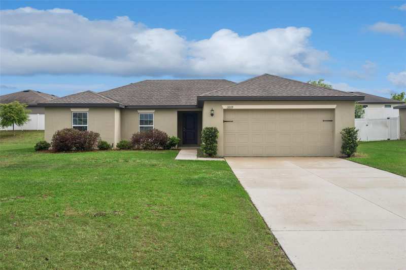 3 bedroom Single Family Residence at 12019 Indian Grass Way, Meadow Rdg/Grand Island Ph 2, Leesburg — photo 1