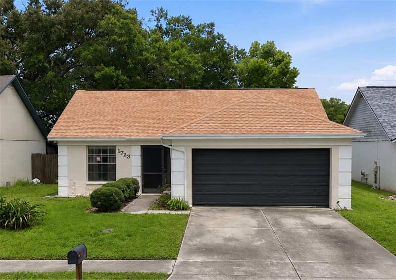 3 bedroom Single Family Residence at 1723 Tarah Trace Drive, Brandon Traces, Brandon — photo 1