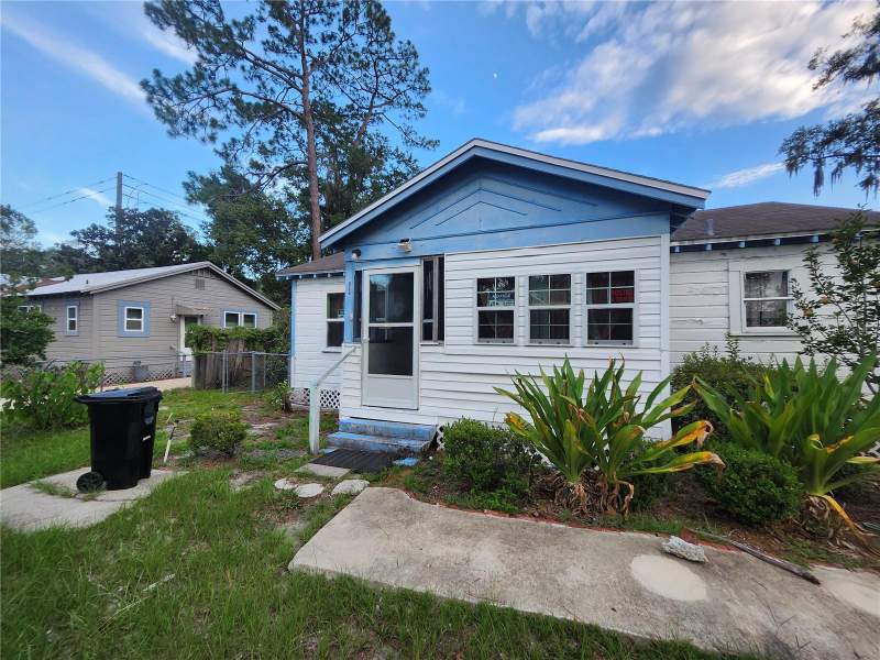 2 bedroom Single Family Residence at 1427 SE 1st Avenue, Lakeway Grove-In New Gv, Gainesville — photo 3