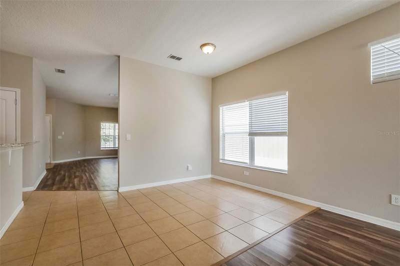 3 bedroom Single Family Residence at 1221 Longville Circle, Tavares Pines At Lake Saunders Ph 02, Tavares — photo 3