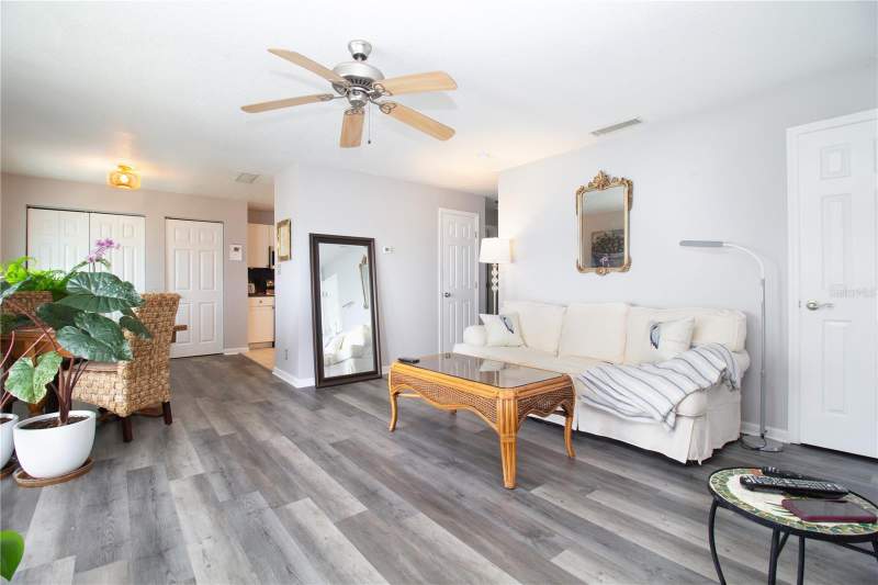 2 bedroom Condominium at 5282 Beach Drive #Apt D, Waterside South Coquina Key, St Petersburg — photo 5