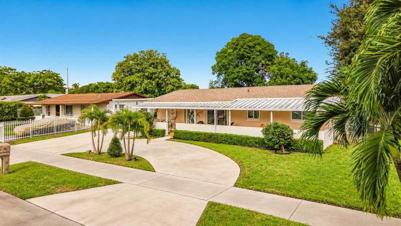 4 bedroom Single Family Residence at 19731 NW 33rd Avenue, Leslie Estates Sec 11, Miami Gardens — photo 3