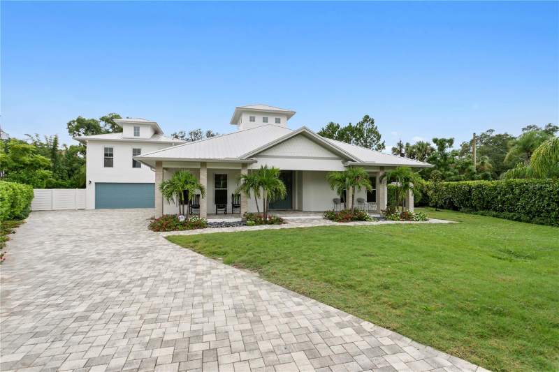 4 bedroom Single Family Residence at 1009 S Morrison Court, Morrison Court, Tampa — photo 2