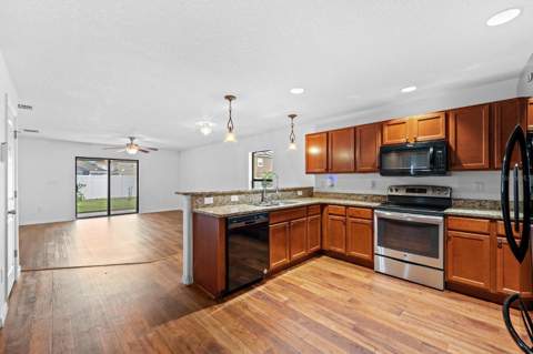 11837 Thicket Wood Drive, Riverview FL - photo 8 of 32
