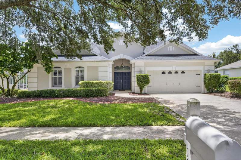 4 bedroom Single Family Residence at 12419 Riverglen Drive, Riverglen Units 5 6 & 7 Phas, Riverview — photo 2
