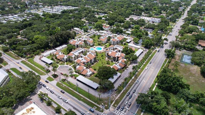 2 bedroom Condominium at 2207 BELLEAIR ROAD #B16, CHATEAU BELLEAIR CONDO, CLEARWATER — photo 3
