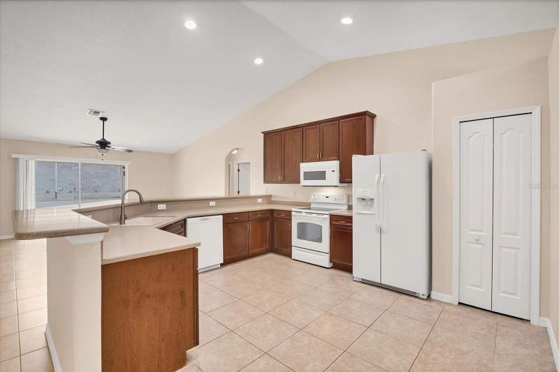 4 bedroom Single Family Residence at 15117 Lyneburg Avenue, Port Charlotte Sec 082, Port Charlotte — photo 3