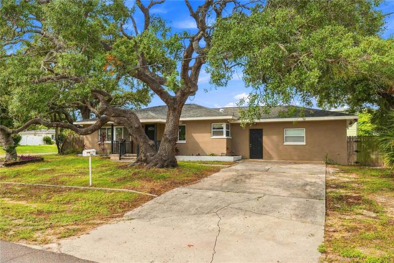 3 bedroom Single Family Residence at 10719 Cherokee Drive, Edgewater Estates, St Petersburg — photo 2