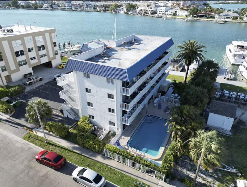 1 bedroom Condominium at 800 Bayway Boulevard #28, Bayside Condo, Clearwater Beach — photo 3