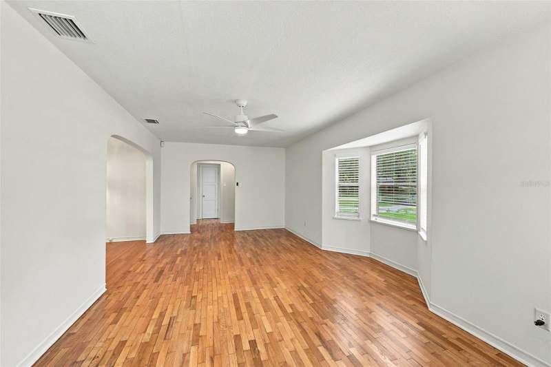 4 bedroom Single Family Residence at 212 S Bradford Avenue, Southern Pines, Tampa — photo 4