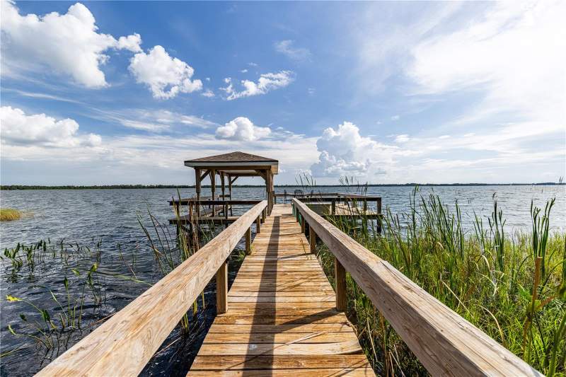 4 bedroom Single Family Residence at 32834 Lakeshore Drive, Fairview Sub, Tavares — photo 4