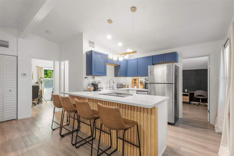 3 bedroom Single Family Residence at 2356 Kingston Street, Estelle Manor, St Petersburg — photo 5