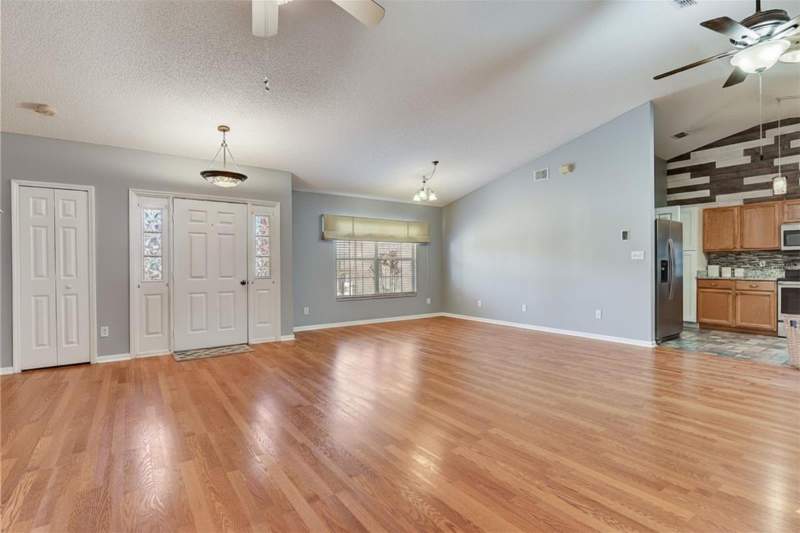 3 bedroom Single Family Residence at 25273 Lost Oak Circle, Plantation At Leesburg Hidden Oak Village Tr A, Leesburg — photo 5
