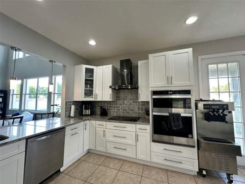 2321 Hinsdale Drive, Kissimmee FL - photo 11 of 43