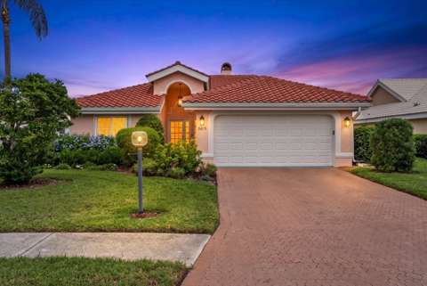 5815 Fairwoods Circle, home for sale in Sarasota 34243