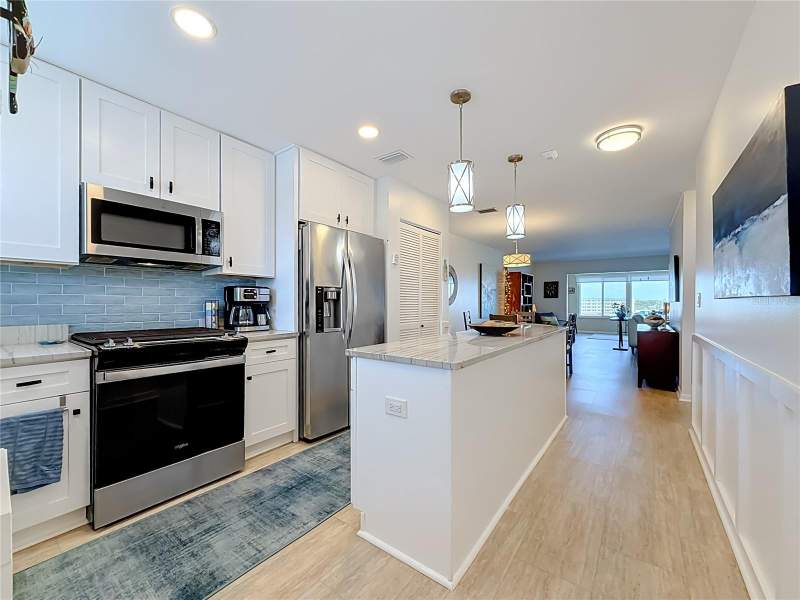 1 bedroom Condominium at 5925 Shore Boulevard #611, Town Shores Of Gulfport, Gulfport — photo 3