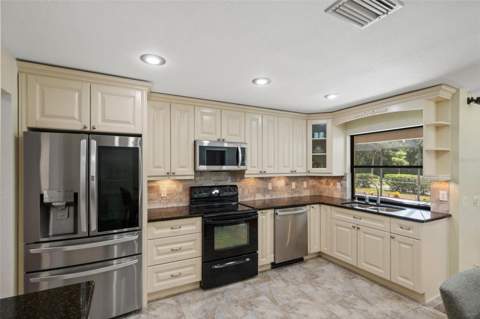 940 Rolling Hills Drive, Palm Harbor FL - photo 18 of 60