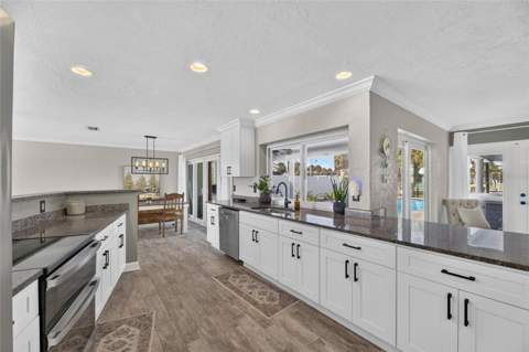 6314 Wisteria Lane, Apollo Beach FL - photo 19 of 59