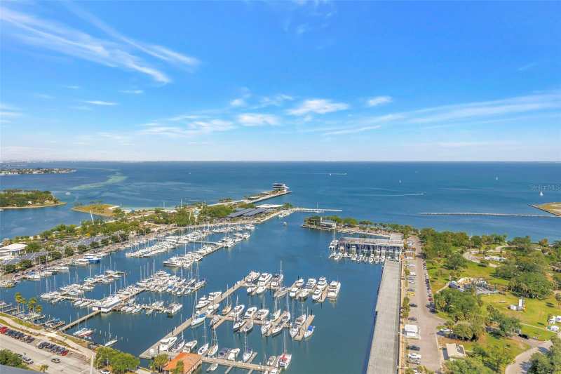1 bedroom Condominium at 1 Beach Drive #1907, Bayfront Tower Condo, St Petersburg — photo 1