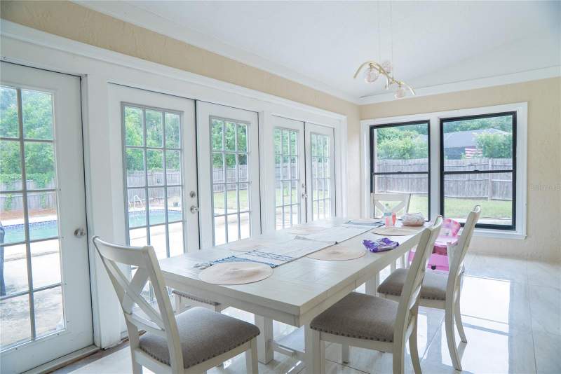 4 bedroom Single Family Residence at 304 Shadow Oak Drive, Sterling Park Unit 04, Casselberry — photo 5