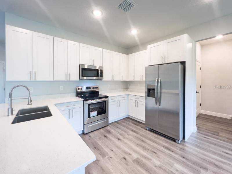 4 bedroom Single Family Residence at 1580 East Parkway, Daytona Park Estates Sec E, Deland — photo 3