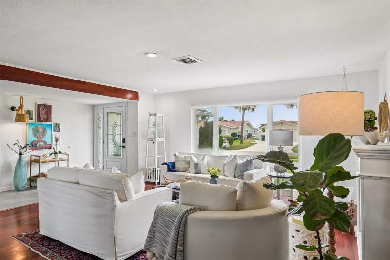 4 bedroom Single Family Residence at 4379 44th Street, Broadwater Unit 2 Blk P, St Petersburg — photo 4
