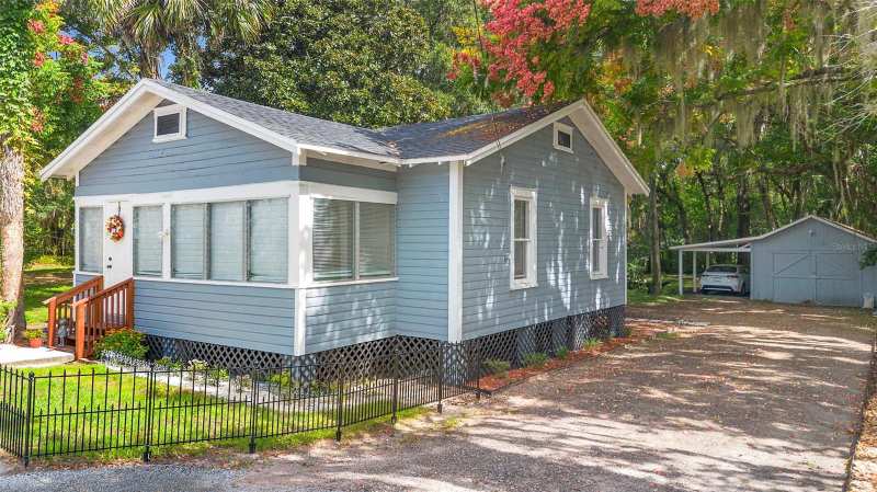 2 bedroom Single Family Residence at 135 S Arlington Avenue, Farrars Lt 01 Assessors Deland, Deland — photo 1