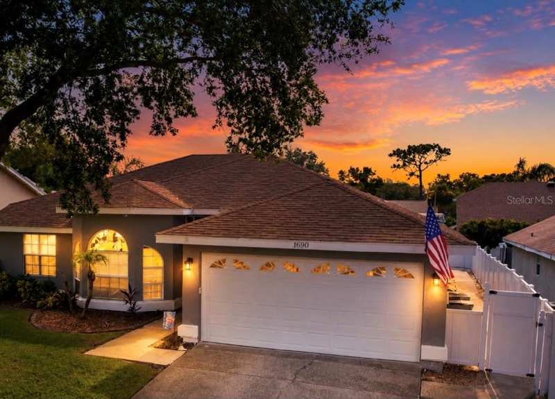 4 bedroom Single Family Residence at 1690 Winners Circle, Harbor Woods North, Tarpon Springs — photo 1