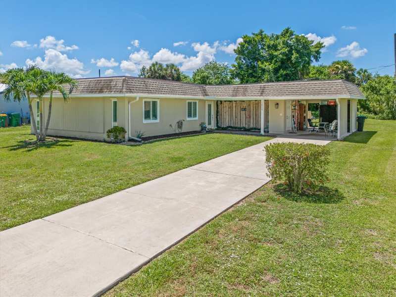 3 bedroom Single Family Residence at 18579 Robinson Avenue, Port Charlotte Sec 037, Port Charlotte — photo 1
