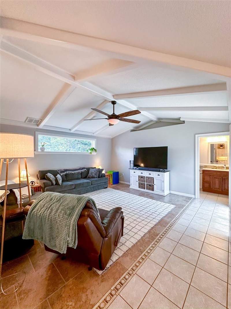 4 bedroom Single Family Residence at 9233 Irondale Lane, Fairway Oaks, Hudson — photo 5