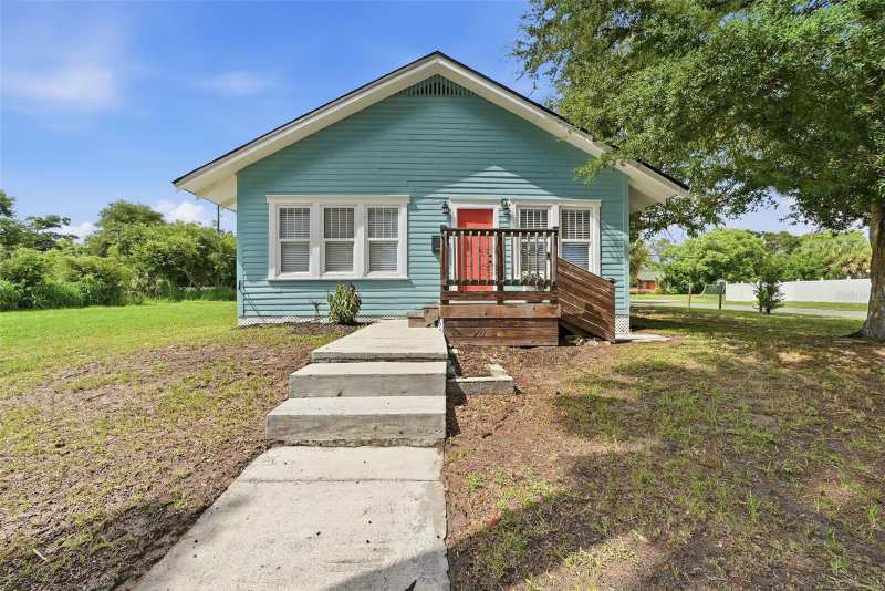 4 bedroom Single Family Residence at 4105 18th Avenue, St Petersburg Investment Cos Add To Oak Park, St Petersburg — photo 1